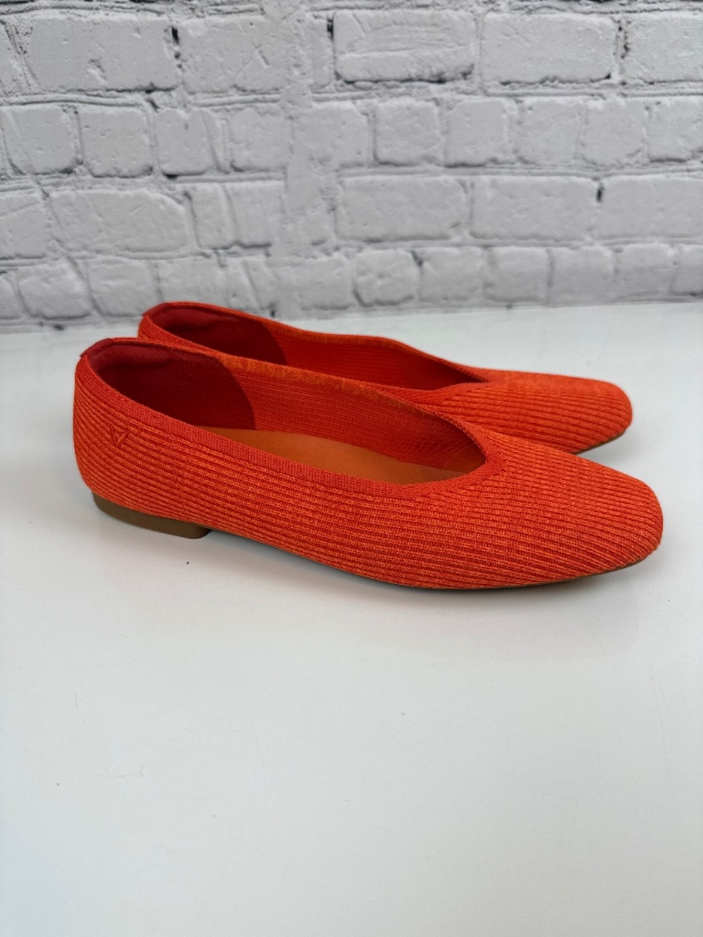 VIVAIA Margot 2.0 Square Toe V Cut Flats Ribbed Washable Knit Orange
